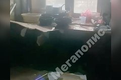 V rossijskom gorode potolok kvartiry obrushilsja na detskuju krovat 9b24317.jpg