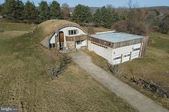 V ssha na prodazhu vystavili dom hobbita 55096c6.jpg