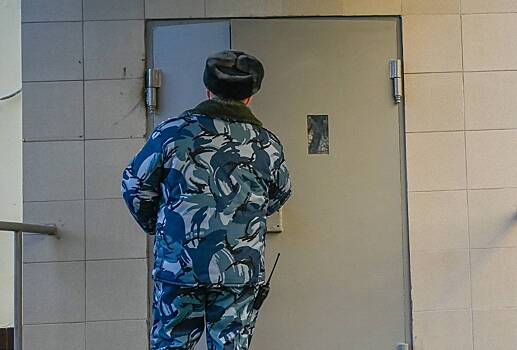 Podozrevaemogo v podzhoge sklada lerua merlen rossijanina otpravili v sizo 510838c.jpg