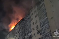 Pozharnye potushili masshtabnoe vozgoranie v mnogokvartirnom dome v anape 780c46f.jpg