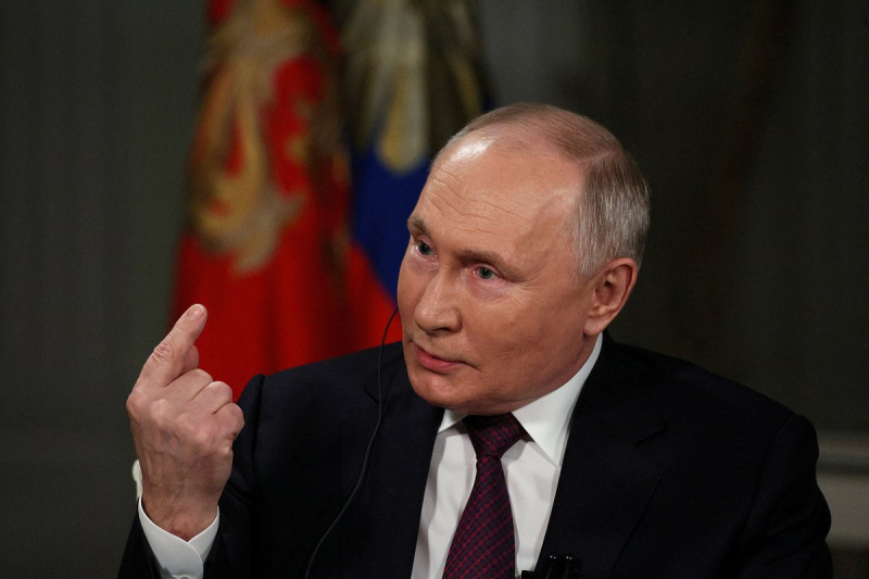Путин заявил, что Шольц и Макрон просили отвести войска от Киева. Что на это ответили в Германии?