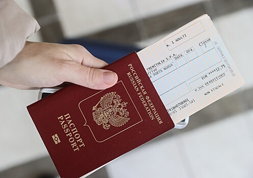Turistov massovo razvorachivajut na granice iz za oshibok v zagranpasporte be04726.jpg