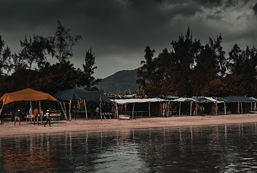 Turisty sutki ne mogut uletet na mavrikij iz za shtorma na ostrove a012351.png