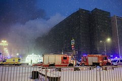 V centre moskvy vspyhnul krupnyj pozhar zagorelis tri zdanija na ploshhadi 1500 metrov odno iz nih chastichno obrushilos 7a7e3d4.jpg