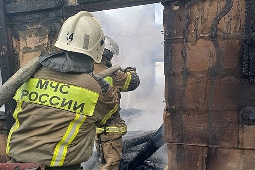 V krymu lokalizovali pozhar ohvativshij chetyre dvuhetazhnyh doma 4e2c69d.jpg
