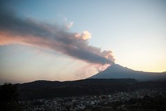 V meksike nachali otmenjat aviarejsy iz za izverzhenija vulkana d1ecc9f.jpg