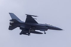 V ssha zajavili ob otsutstvii nuzhnogo chisla sposobnyh upravljat f 16 letchikov 0d0b980.jpg