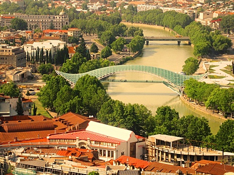 V tbilisi planirujut soorudit novuju pjatizvezdochnuju gostinicu 032708d.jpg