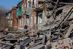 Voenkor telekanala zvezda poluchil ranenie pri obstrele v dnr f21058c.jpg
