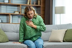 Vrach nauchila rossijan otlichat infarkt ot pohozhego po simptomam zabolevanija eb90134.jpg