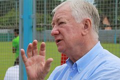 Byvshij trener sbornoj rossii po futbolu pozhalovalsja na smeshnuju pensiju 71cc635.jpg