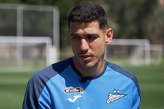 Futbolist zenita rasskazal o privezennoj iz brazilii russkoj knige 4ae7809.jpg