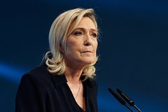 Le pen obvinila makrona v smene puti haosa na put vojny 2f17abf.jpg