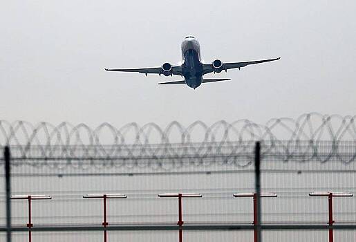 Letevshij v cheljabinsk sukhoi superjet 100 ekstrenno vernulsja v pulkovo 953280b.jpg