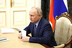 Putin poblagodaril nahodjashhihsja na linii soprikosnovenija zhenshhin 2131932.jpg