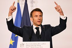 V kremle prokommentirovali slova makrona o protivostojanii s rossiej 019b596.jpg