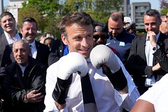 Vo francii poshutili pro podgotovku makrona k drake s putinym b98ca60.jpg