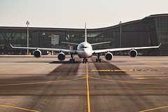 Deputata iz gagauzii pochti chas uderzhivali v aeroportu kishineva 179adba.jpg