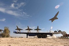 Iran nachal massirovannuju vozdushnuju ataku na izrail ssha pomogajut sbivat drony i rakety a5f4445.jpg