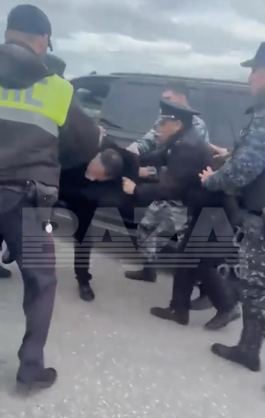 Избиение главы МЧС Чечни Цакаева