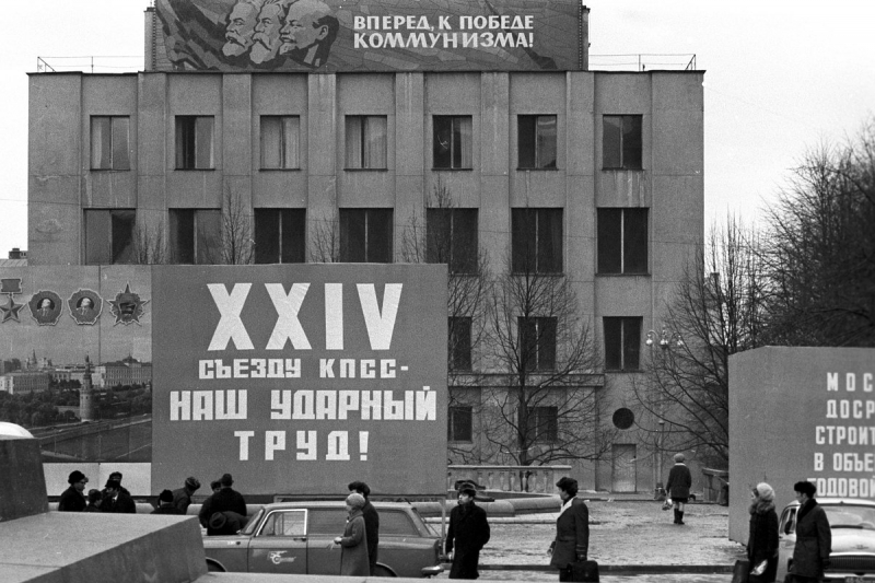 «Пережил идеологическое давление». Как при советской власти менялся русский язык?
