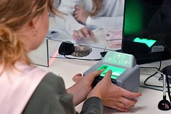 Rossijane vystroilis v ocheredi za shengenom radi letnego otpuska v evrope 6872030.jpg