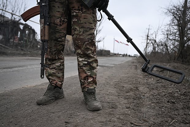 «Руки связаны, ноги перемотаны скотчем». В ДНР заявили об обнаружении захоронений мирных жителей со следами пыток