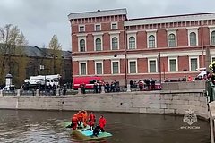 Avtobus upal v reku mojku v peterburge b81ea17.jpg