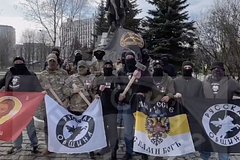 Bojcy vagnera vyshli na ulicy moskvy s kuvaldoj v rukah 1e288ba.jpg