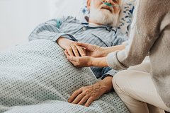 Medsestra hospisa rasskazala o maloizvestnom i pugajushhem fakte v konce zhizni d3e6f38.jpg
