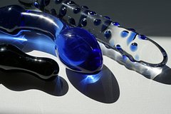 Muzhchina obidelsja na vozljublennuju i napal na nee s falloimitatorom 6867308.jpg