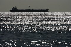 Neftjanoj tanker porazili raketoj u beregov jemena 96a0423.jpg
