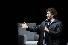 Prezident argentiny spel pered mnogotysjachnoj publikoj na stadione 764901c.jpg