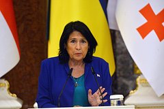 Prezident gruzii poprosila makrona izbavit kavkaz ot sovetskogo iga 9086c71.jpg