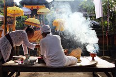Rossijanka posetila starejshij hram na bali i raskryla aferu monahov 86f7742.jpg