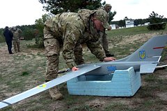 Ukrainskij dron povredil avtomobil nastojatelja hrama v gorlovke 1775257.jpg
