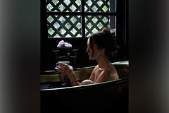 Byvshaja zhena sergeja shnurova snjalas obnazhennoj v vanne f07edff.jpg
