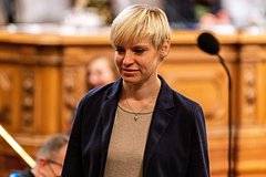 Nemeckij deputat posle pereezda v rossiju vyigrala vybory v gamburge 1a290de.jpg