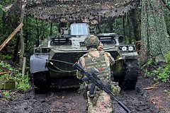 Putin porassuzhdal o rossijskoj voennoj tehnike 0875075.jpg