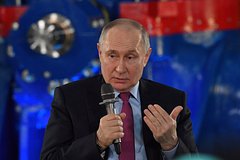 Putin posetil posvjashhennuju pushkinu vystavku v carskom sele dfa2842.jpg