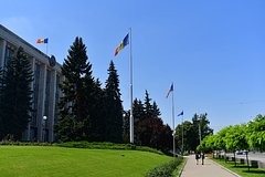 V moldavii specnaz nachal provodit obyski v parlamente ec40f1d.jpg