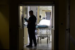 V podmoskove 13 letnij malchik pomestil v polovoj organ okolo 50 predmetov eeb0658.jpg