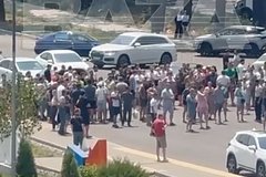 Zhiteli rossijskogo goroda perekryli ulicu iz za otkljuchenij sveta e692a53.jpg