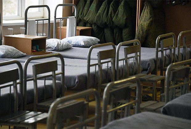 В Подмосковье операторы ЗРК С-400 обвинили офицера в издевательствах. Их госпитализировали