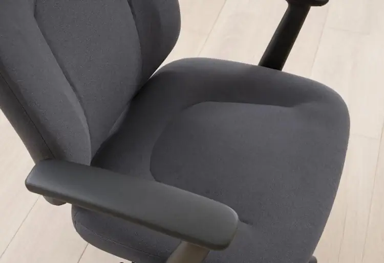 Офисное кресло