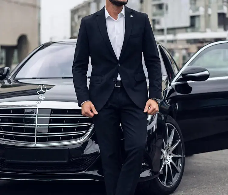 Автомобиль с водителем